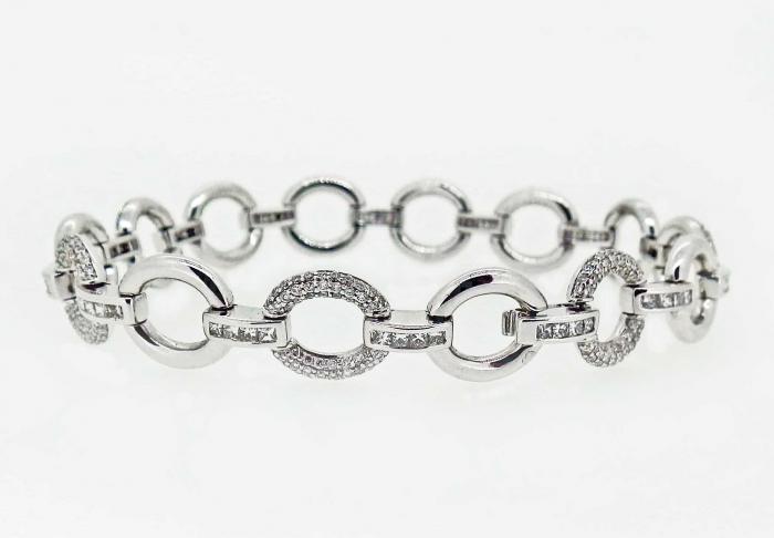 Bracelet Barrette En Or Blanc 18 Carats Et Diamant... Bracelet Barrette En Or Blanc 18 Carats Et Diamant...