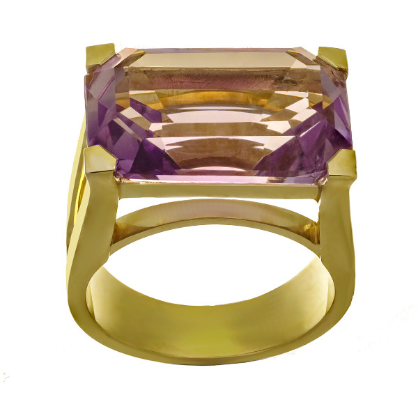 bague en or jaune 18 carats sertie d une amethyste rectangulaire