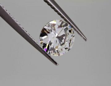 diamant 2 carats G VS2 certifié par le LABORATOIRE HRD
