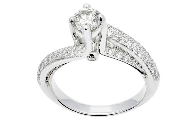 Bague solitaire diamants en or 18 carats sertie d'un diamant central de 0,40 carat 