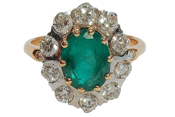 Bague Pompadour en or blanc et jaune sertie d'une Emeraude et de 10 Diamants
