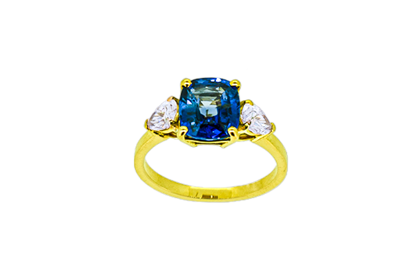 Bague saphir 3,05 carats et diamants poire en or jaune 18 carats