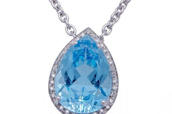 Pendentif topaze bleue