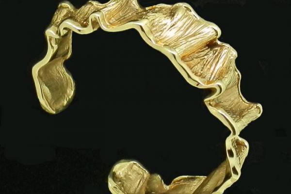 Bracelet sculpté or massif