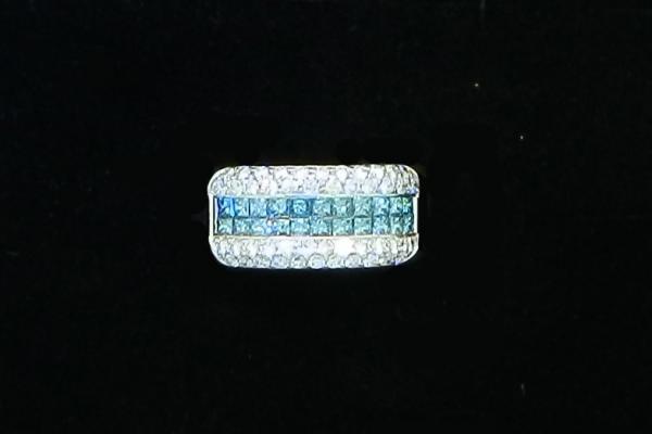 Bague jonc diamants bleus