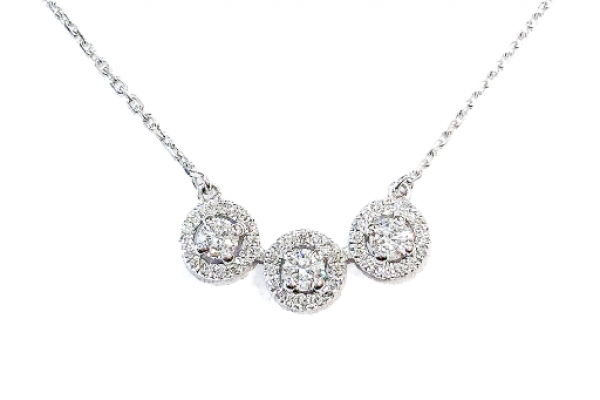 Collier en or blanc 18 carats serti de Diamants style Trilogie