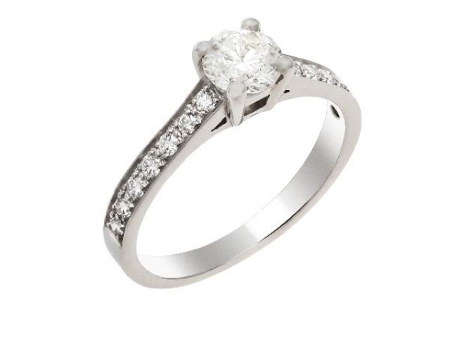 bague de fiancaille solitaire diamants or gemmes