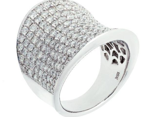 bague or 18 carats sertie diamants