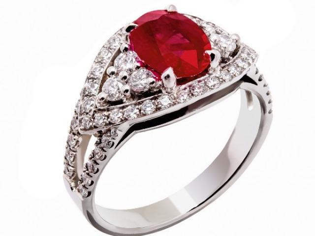 bague rubis et diamants or 18 carats Or-Gemmes