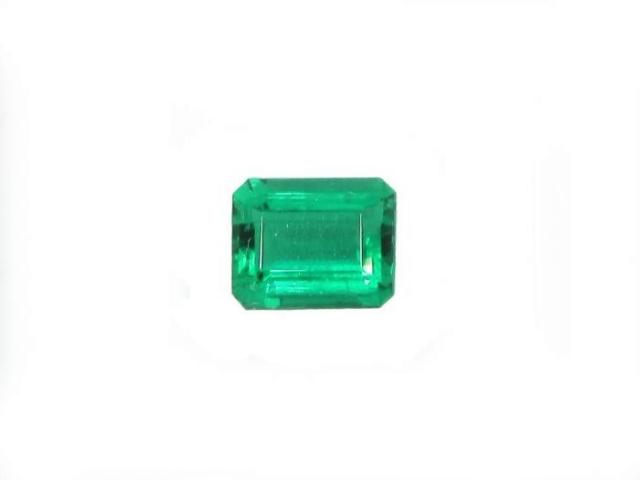 Emeraude vivid color 1.26 carats certifiée CGL