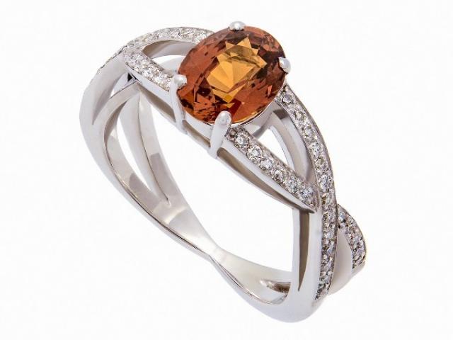 Bague en or blanc 18 carats sertie  un Saphir de couleur cognac et diamants Or-Gemmes