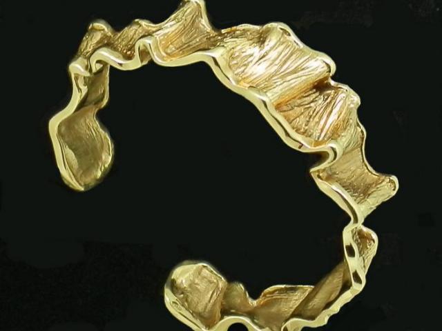 Bracelet sculpté or massif