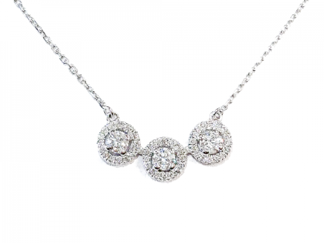 Collier en or blanc 18 carats serti de Diamants style Trilogie