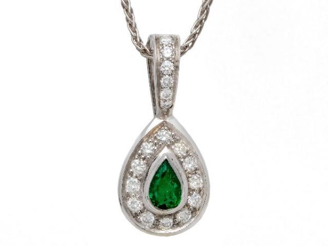 Pendentif emeraudes et diamants